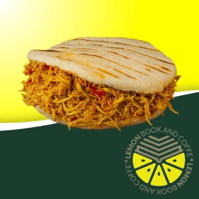 Arepa de carne mechada